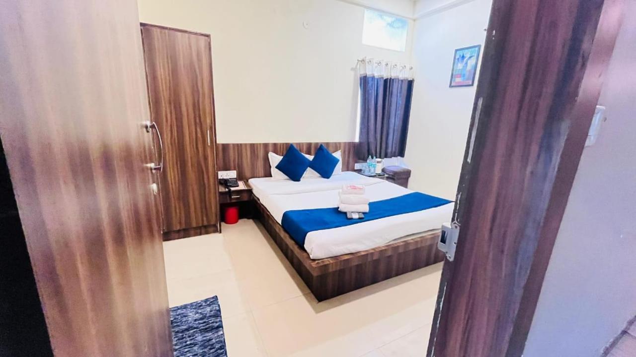 Hotel Ashoka Palace Ujjain Exterior photo